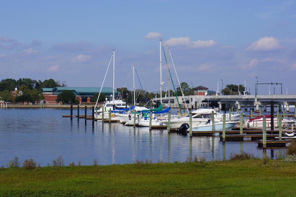 Bridgepointe Hotel & Marina New Bern Dış mekan fotoğraf